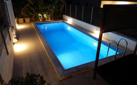 For rent, Voula, Detached house 300 sqr.m. — #2398183